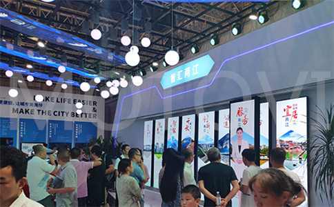實時互動，靈動展示 互動滑軌屏如何引領數字文化新體驗